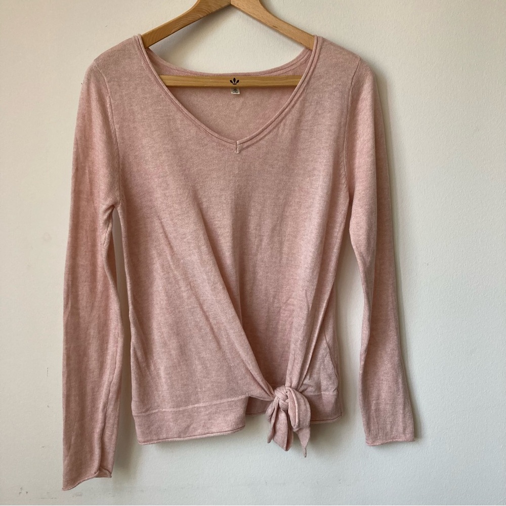 Max Studio Knit Top Women’s XS Blush Pink V-neck Sweater Front Tie Long Sleeves